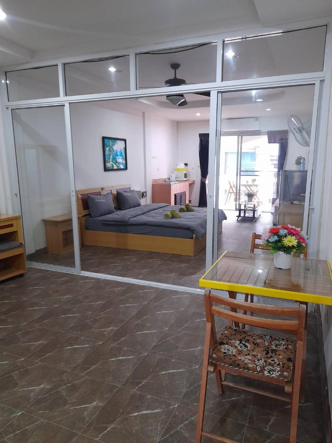 White House By Sorot ตึกขาวโดยโสรฬ Apartment Jomtien Beach Exterior photo
