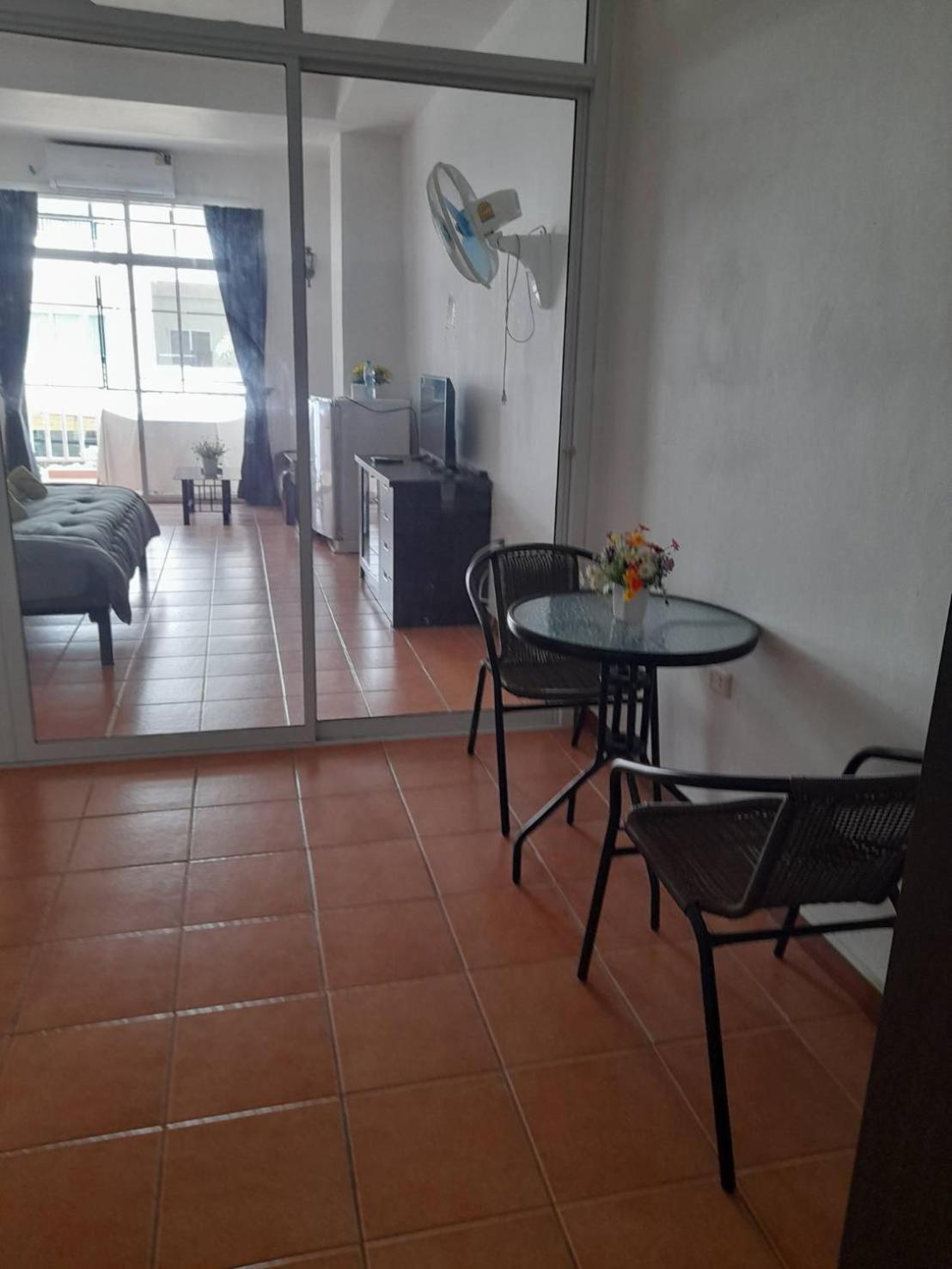 White House By Sorot ตึกขาวโดยโสรฬ Apartment Jomtien Beach Exterior photo