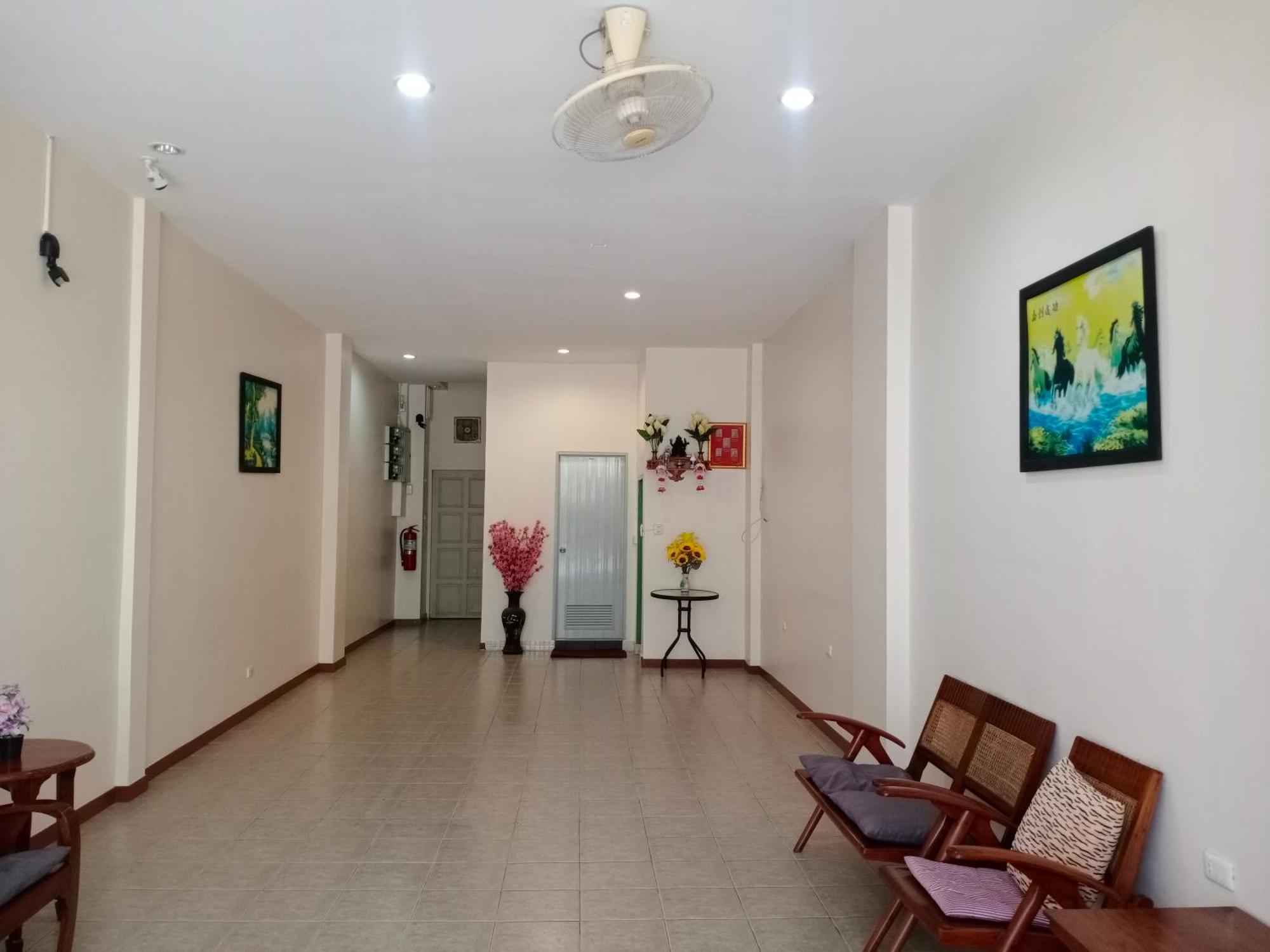 White House By Sorot ตึกขาวโดยโสรฬ Apartment Jomtien Beach Exterior photo